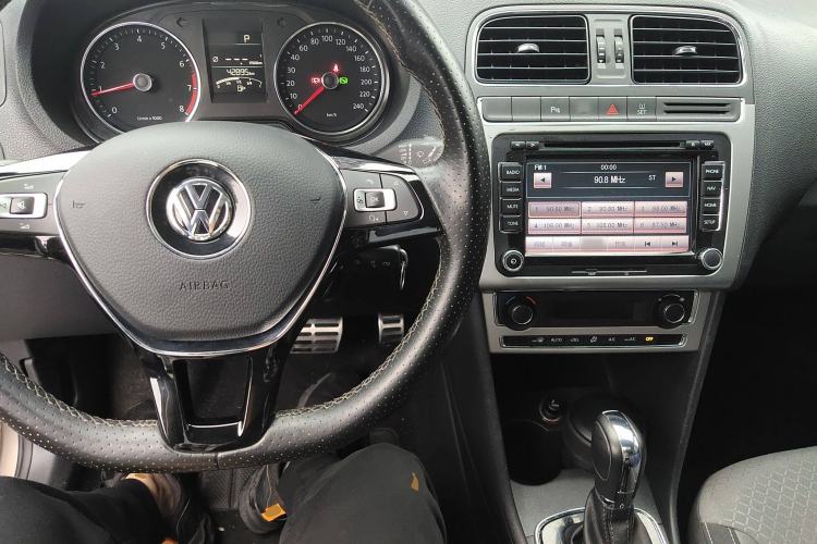 Used Volkswagen Polo 2014 1.6L Cross Polo Automatic Interior 2