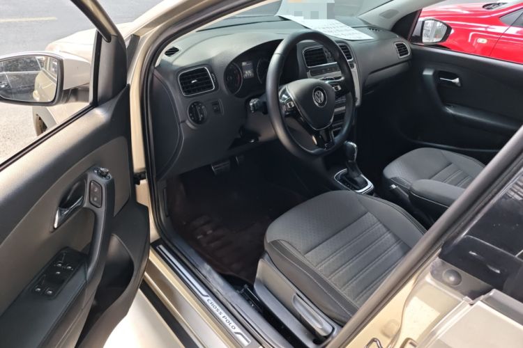 Used Volkswagen Polo 2014 1.6L Cross Polo Automatic Interior 2