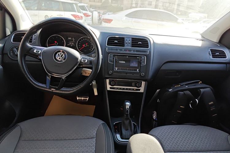Used Volkswagen Polo 2014 1.6L Cross Polo Automatic Interior 2