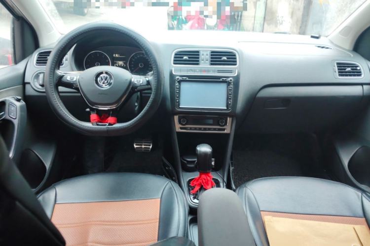 Used Volkswagen Polo 2014 1.6L Cross Polo Automatic Interior 2