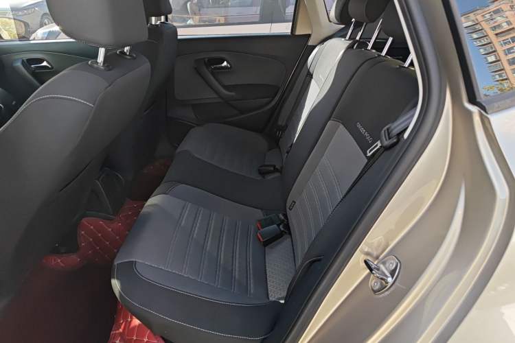 Used Volkswagen Polo 2014 1.6L Cross Polo Automatic Interior 4