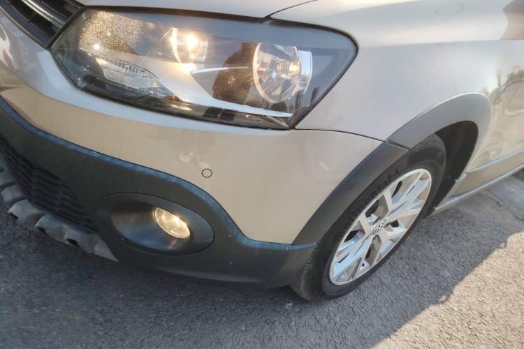 Used Volkswagen Polo 2014 1.6L Cross Polo Automatic Left Front Headlight