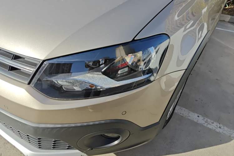 Used Volkswagen Polo 2014 1.6L Cross Polo Automatic Left Front Headlight