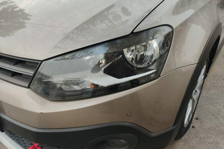 Used Volkswagen Polo 2014 1.6L Cross Polo Automatic Left Front Headlight