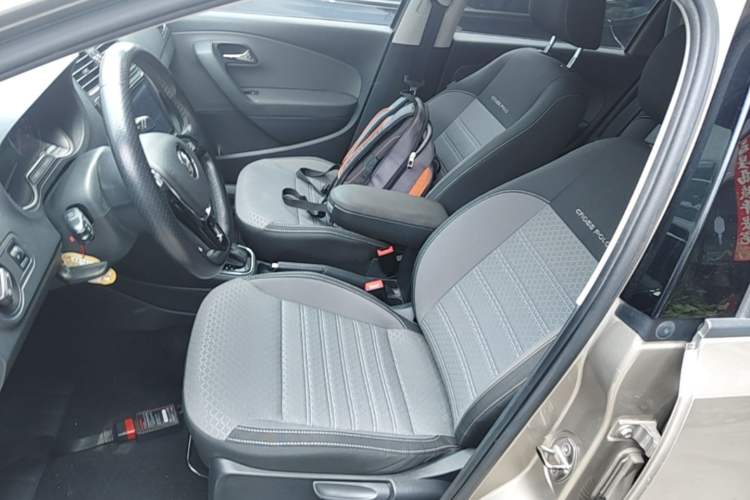 Used Volkswagen Polo 2014 1.6L Cross Polo Automatic Left Front Seat