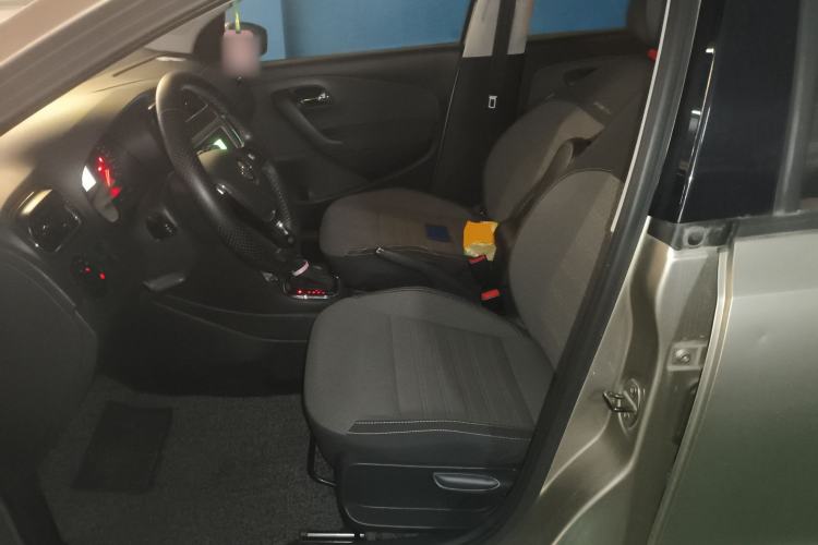 Used Volkswagen Polo 2014 1.6L Cross Polo Automatic Left Front Seat