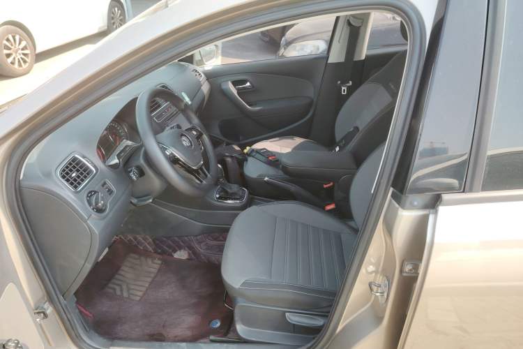 Used Volkswagen Polo 2014 1.6L Cross Polo Automatic Left Front Seat