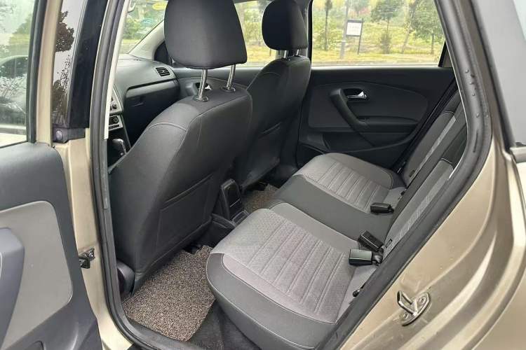 Used Volkswagen Polo 2014 1.6L Cross Polo Automatic Left Rear Seat