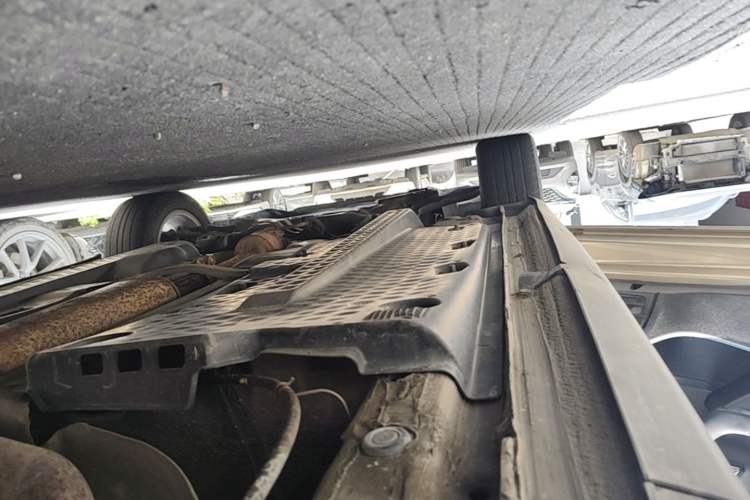 Used Volkswagen Polo 2014 1.6L Cross Polo Automatic Left Side Sill