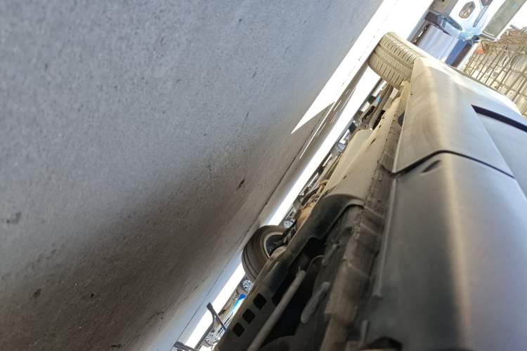 Used Volkswagen Polo 2014 1.6L Cross Polo Automatic Left Side Sill