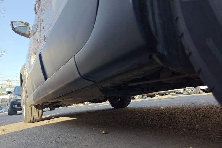 Used Volkswagen Polo 2014 1.6L Cross Polo Manual Left Side Sill