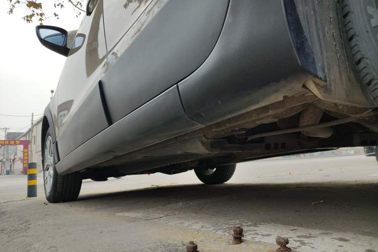 Used Volkswagen Polo 2014 1.6L Cross Polo Automatic Left Side Sill