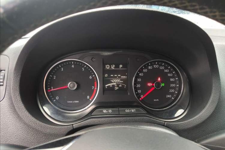 Used Volkswagen Polo 2014 1.6L Cross Polo Automatic Odometer Close Up