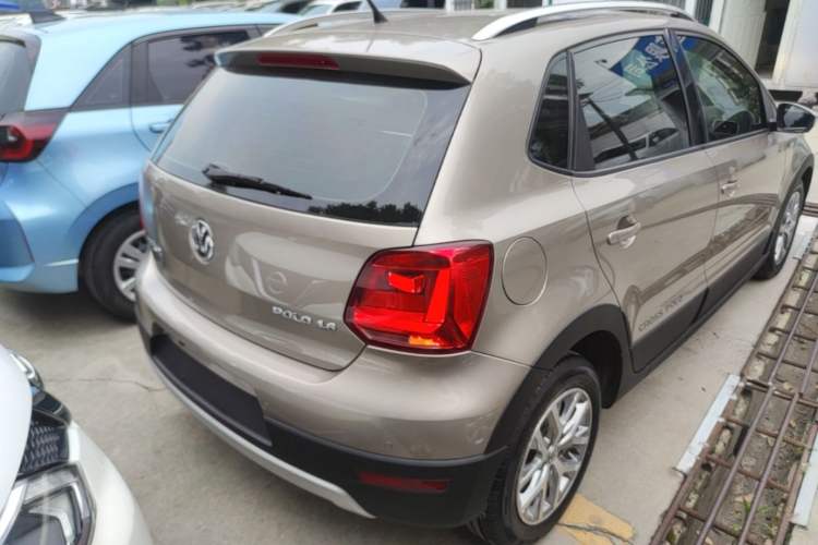 Used Volkswagen Polo 2014 1.6L Cross Polo Automatic Rear Right 45 Deg