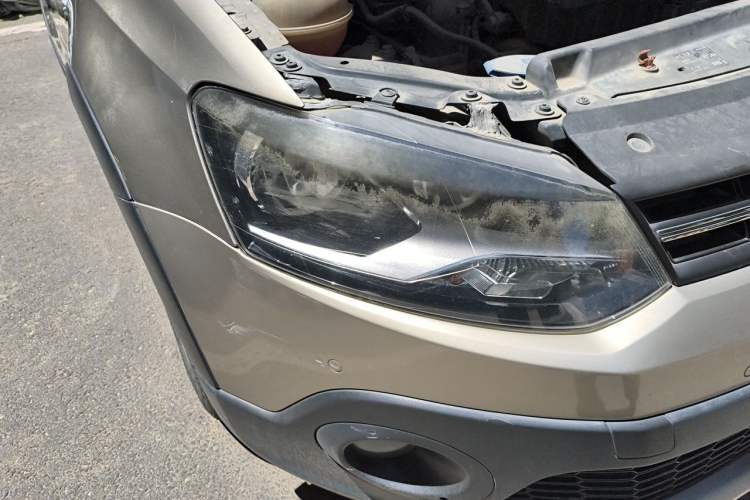 Used Volkswagen Polo 2014 1.6L Cross Polo Automatic Right Front Headlight
