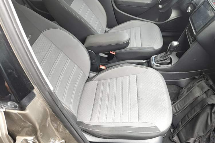 Used Volkswagen Polo 2014 1.6L Cross Polo Automatic Right Front Seat