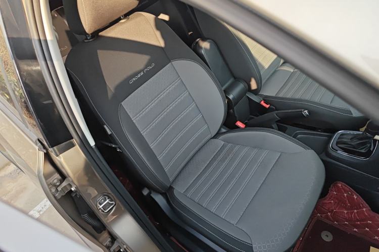 Used Volkswagen Polo 2014 1.6L Cross Polo Automatic Right Front Seat