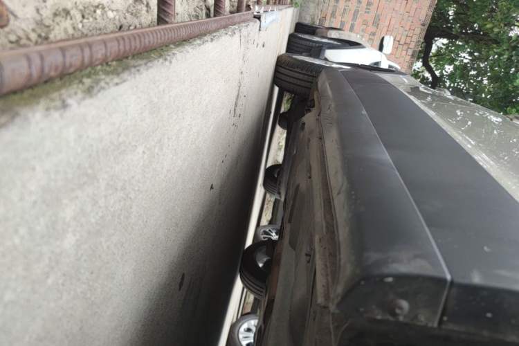 Used Volkswagen Polo 2014 1.6L Cross Polo Automatic Right Side Sill