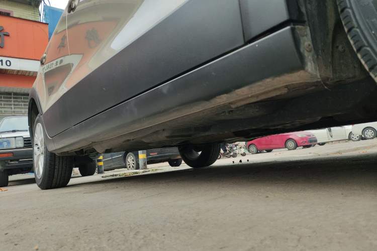 Used Volkswagen Polo 2014 1.6L Cross Polo Automatic Right Side Sill