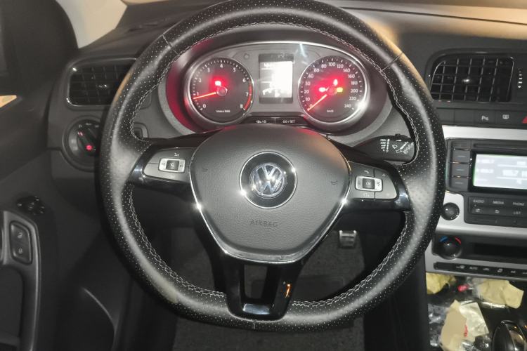 Used Volkswagen Polo 2014 1.6L Cross Polo Automatic Steering Wheel