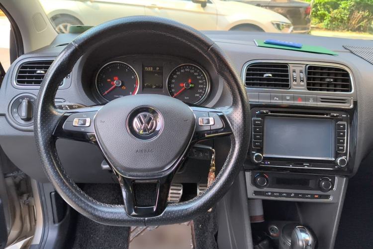Used Volkswagen Polo 2014 1.6L Cross Polo Automatic Steering Wheel