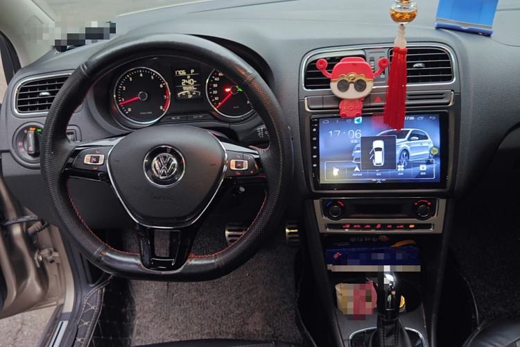 Used Volkswagen Polo 2014 1.6L Cross Polo Automatic Steering Wheel