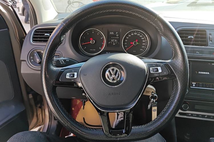 Used Volkswagen Polo 2014 1.6L Cross Polo Automatic Steering Wheel