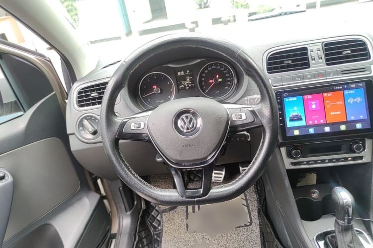 Used Volkswagen Polo 2014 1.6L Cross Polo Automatic Steering Wheel