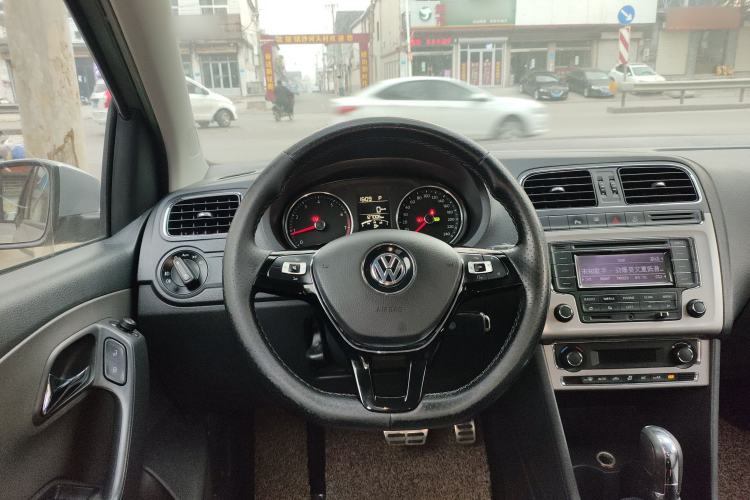 Used Volkswagen Polo 2014 1.6L Cross Polo Automatic Steering Wheel