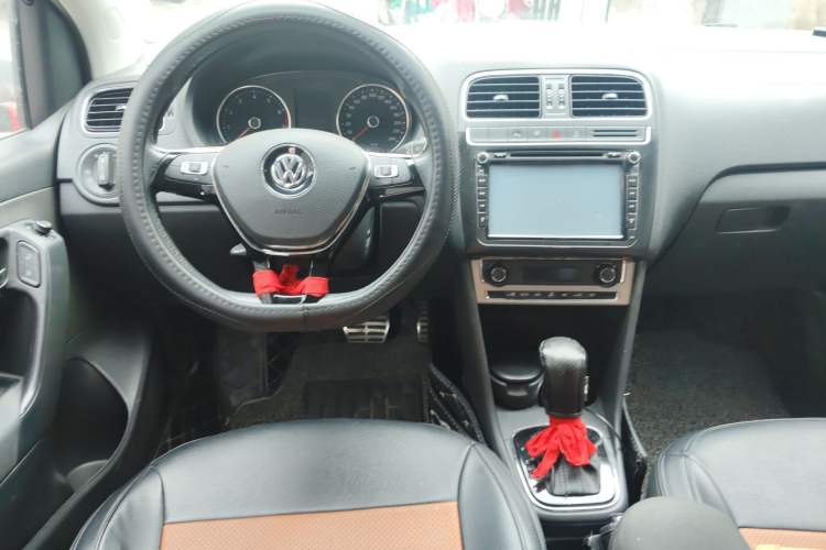 Used Volkswagen Polo 2014 1.6L Cross Polo Automatic Steering Wheel