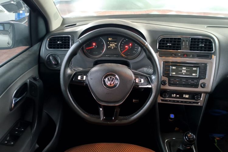Used Volkswagen Polo 2014 1.6L Cross Polo Manual Steering Wheel