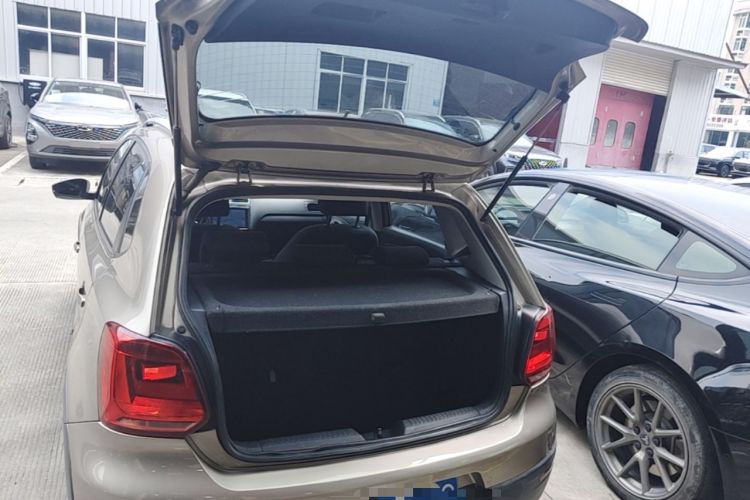 Used Volkswagen Polo 2014 1.6L Cross Polo Automatic Trunk