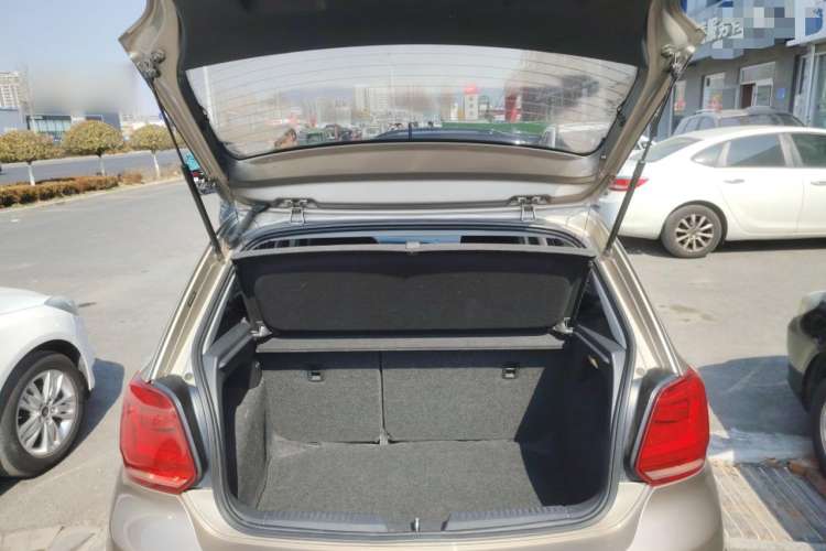Used Volkswagen Polo 2014 1.6L Cross Polo Automatic Trunk