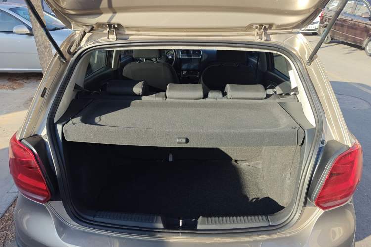 Used Volkswagen Polo 2014 1.6L Cross Polo Manual Trunk