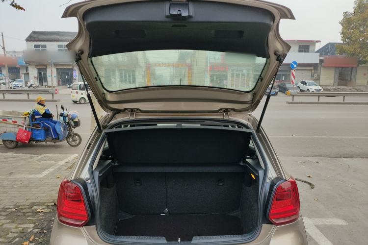 Used Volkswagen Polo 2014 1.6L Cross Polo Automatic Trunk