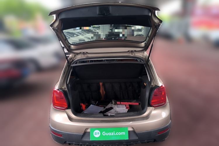 Used Volkswagen Polo 2014 1.6L Cross Polo Manual Trunk