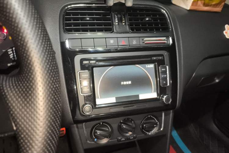 Used Volkswagen Polo 2014 1.6L Manual Comfort Edition Audio And AC Panel