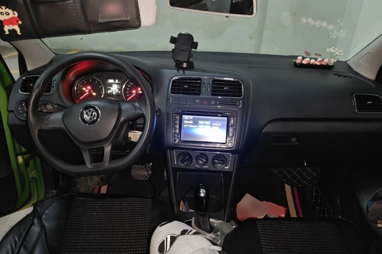 Used Volkswagen Polo 2014 1.4L Automatic Comfort Edition Center Console