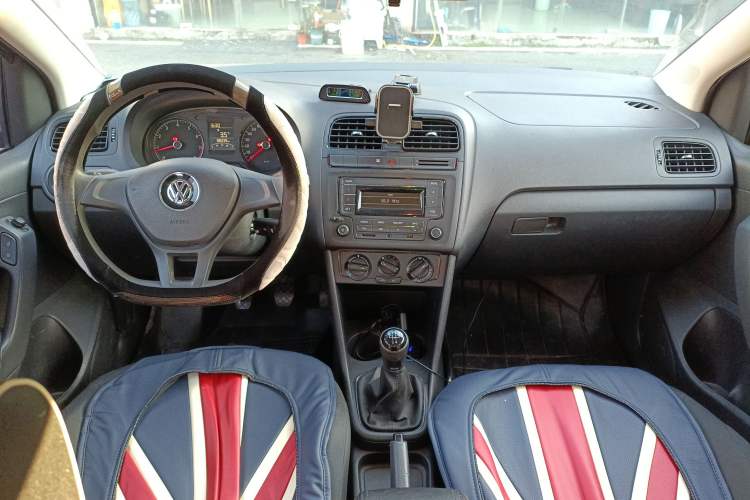 Used Volkswagen Polo 2014 1.4L Manual Fashion Edition Center Console