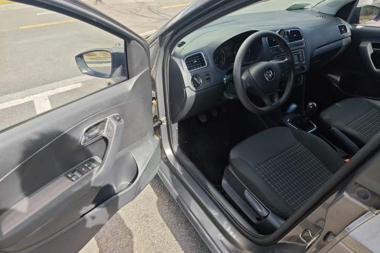 Used Volkswagen Polo 2014 1.6L Manual Comfort Edition Driver Seat