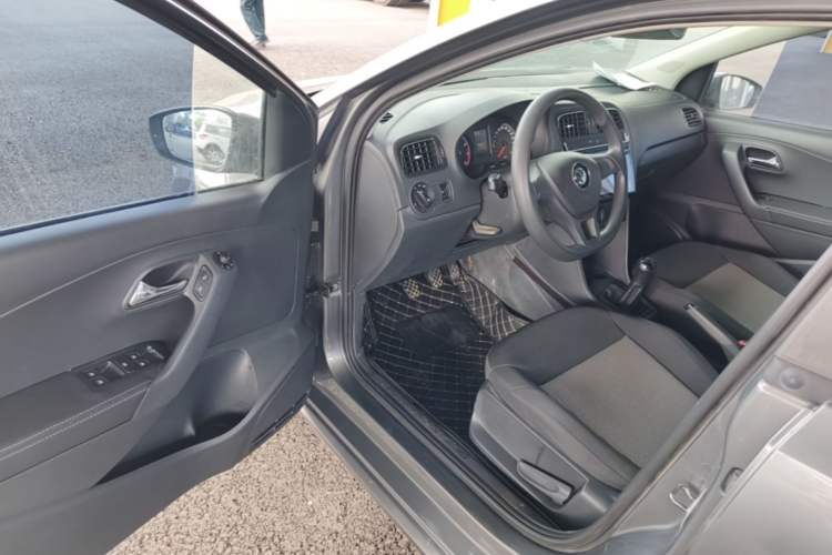 Used Volkswagen Polo 2014 1.4L Manual Fashion Edition Driver Seat