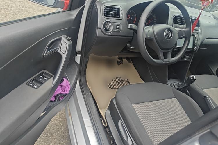 Used Volkswagen Polo 2014 1.4L Manual Fashion Edition Driver Seat