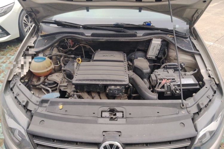 Used Volkswagen Polo 2014 1.6L Cross Polo Automatic Engine Bay