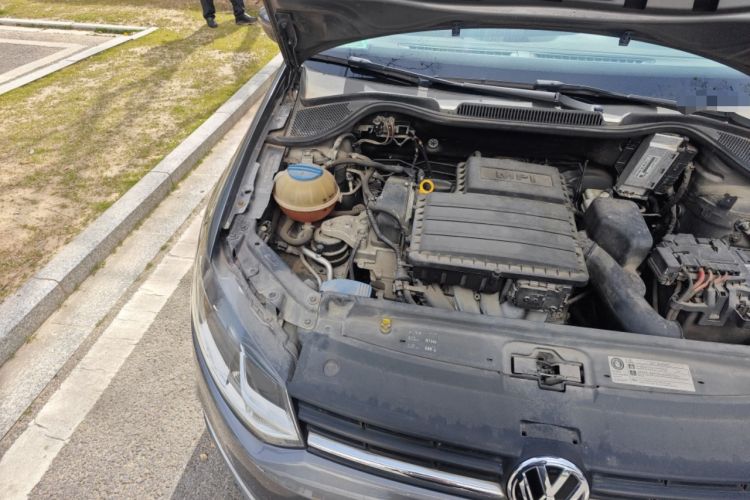 Used Volkswagen Polo 2014 1.6L Manual Comfort Edition Engine Bay Right