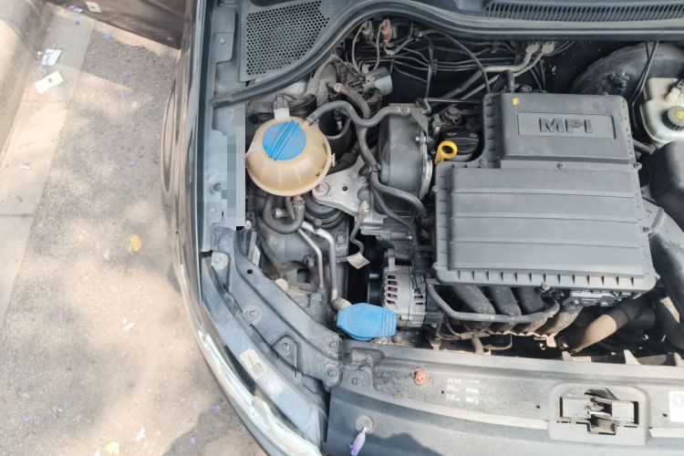 Used Volkswagen Polo 2014 1.6L Automatic Comfort Edition Engine Bay Right