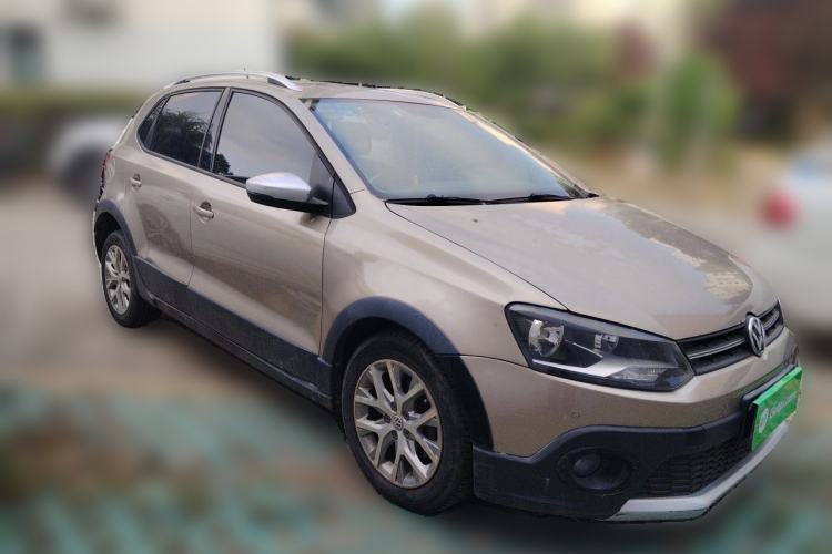 Used Volkswagen Polo 2014 1.6L Cross Polo Automatic Front Right 45 Deg