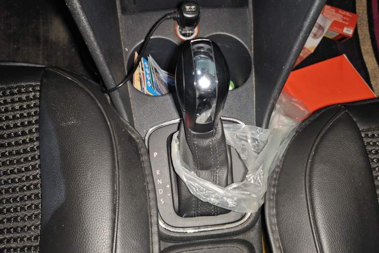 Used Volkswagen Polo 2014 1.4L Automatic Comfort Edition Gear Lever