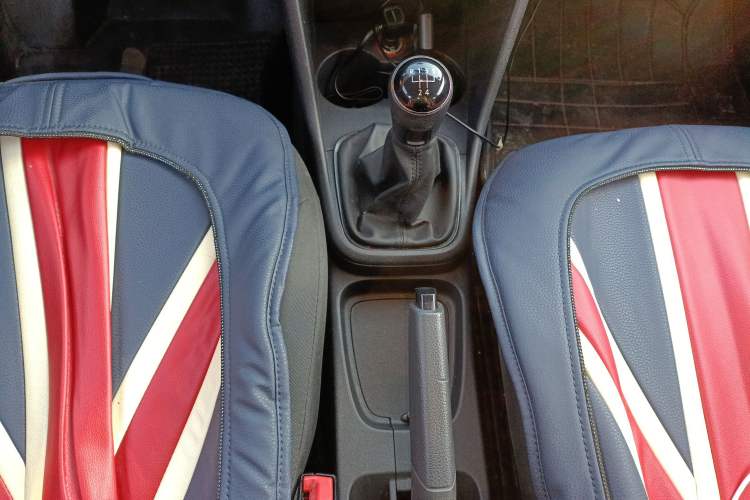 Used Volkswagen Polo 2014 1.4L Manual Fashion Edition Gear Lever