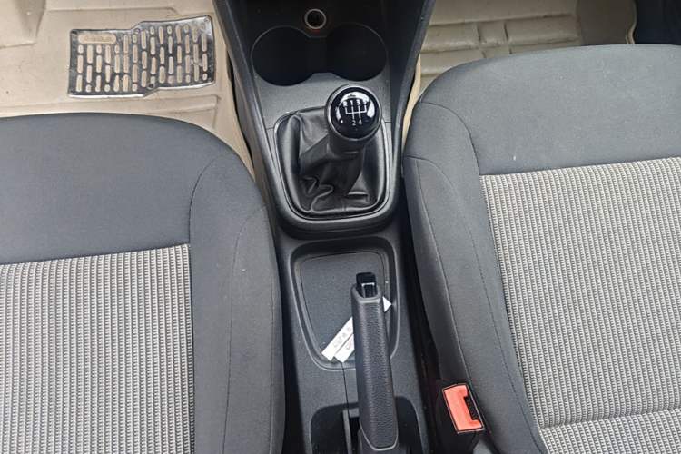 Used Volkswagen Polo 2014 1.4L Manual Fashion Edition Gear Lever