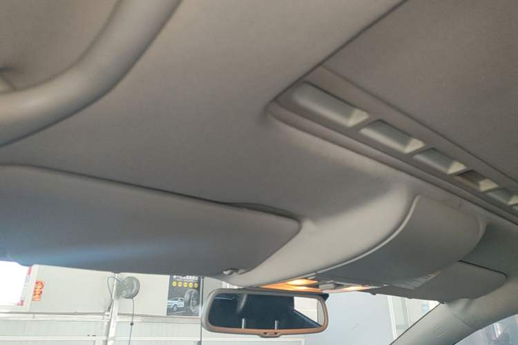 Used Volkswagen Polo 2014 1.6L Automatic Luxury Edition Headliner